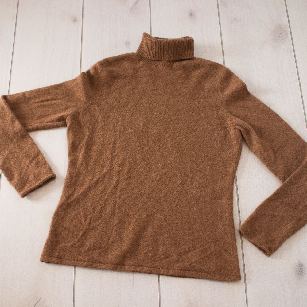 100% Cashmere Bloomingdale's Turtleneck Sweater L